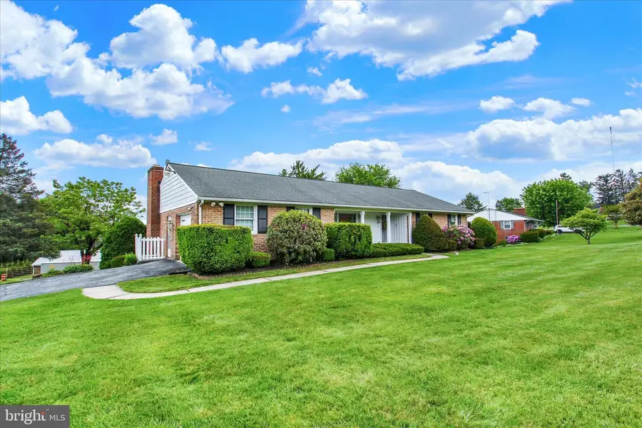1645 Saint Paul St, Hampstead, MD 21074 - #2