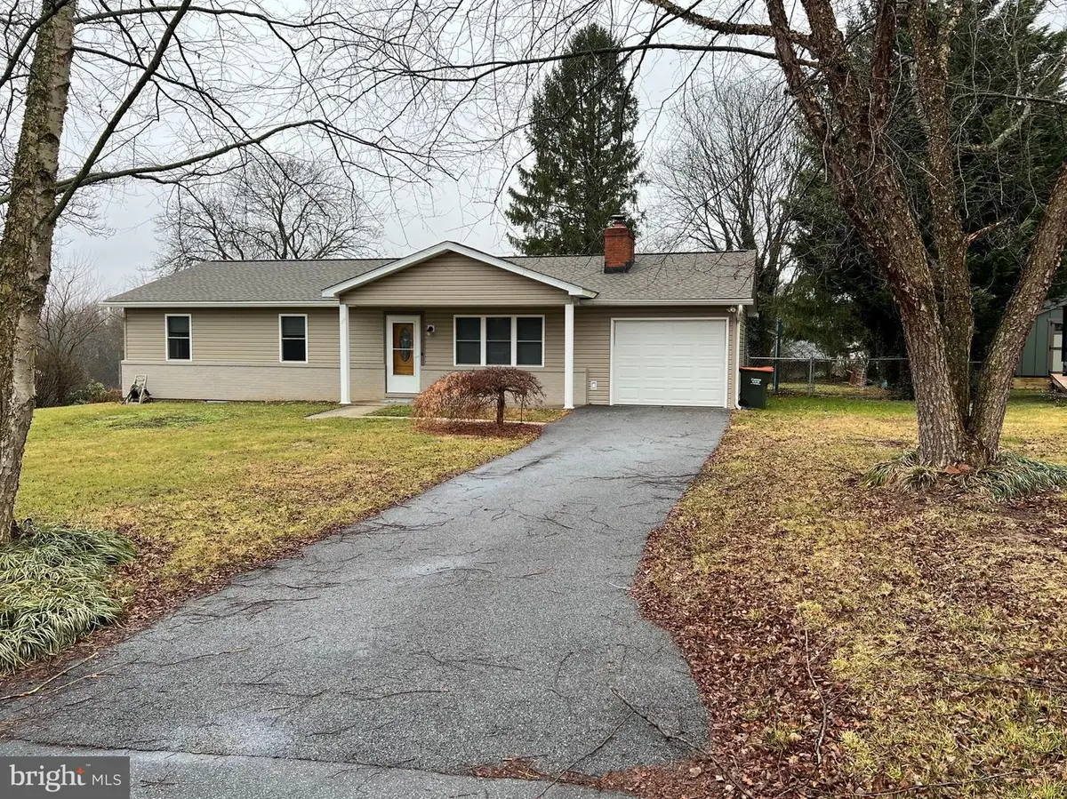 810 Wisteria Dr, Westminster, MD 21157 - #1