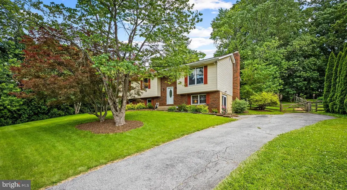 6415 Hickory Ln, Sykesville, MD 21784 - #1