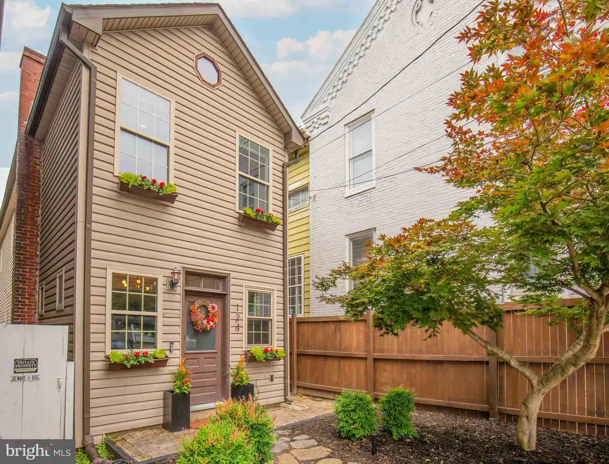 124 Church St, New Windsor, MD 21776 - #1