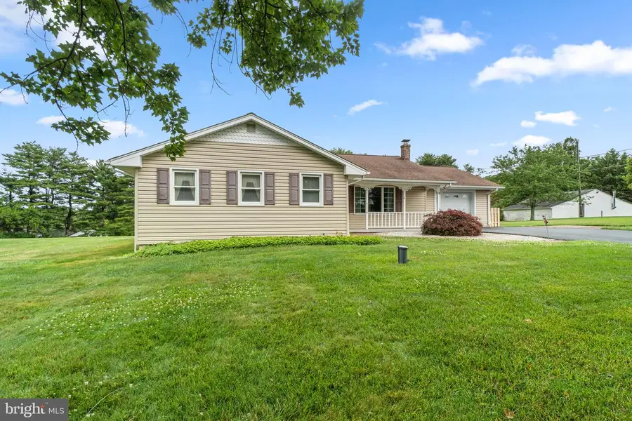 557 Oak Tree Rd, Westminster, MD 21157 - #2