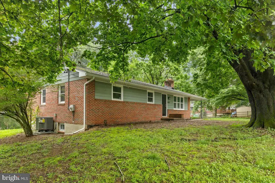 5423 Emerald Dr, Sykesville, MD 21784 - #2