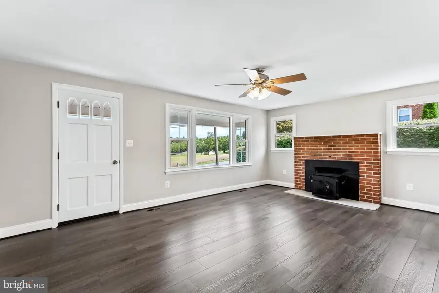 105 Warfieldsburg Rd, Westminster, MD 21157 - #3
