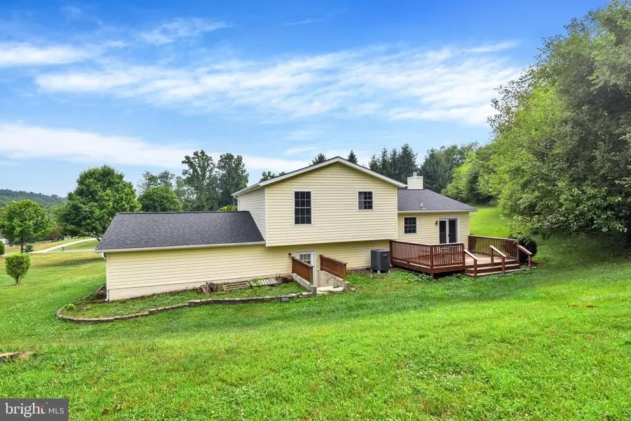 4724 Trail Ct, Westminster, MD 21158 - #3