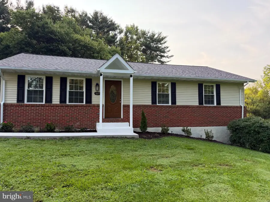 5609 Elele Ct, Sykesville, MD 21784 - #2