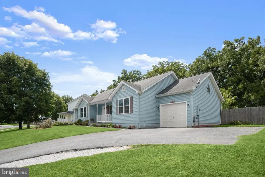 2828 Graybill Ct, New Windsor, MD 21776 - #2