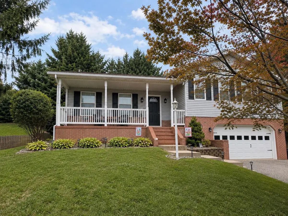 383 Buck Cash Dr, Westminster, MD 21158 - #1