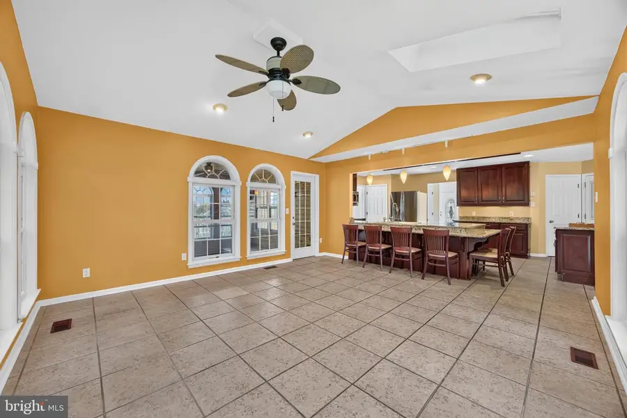 1058 Caren Dr, Sykesville, MD 21784 - #3