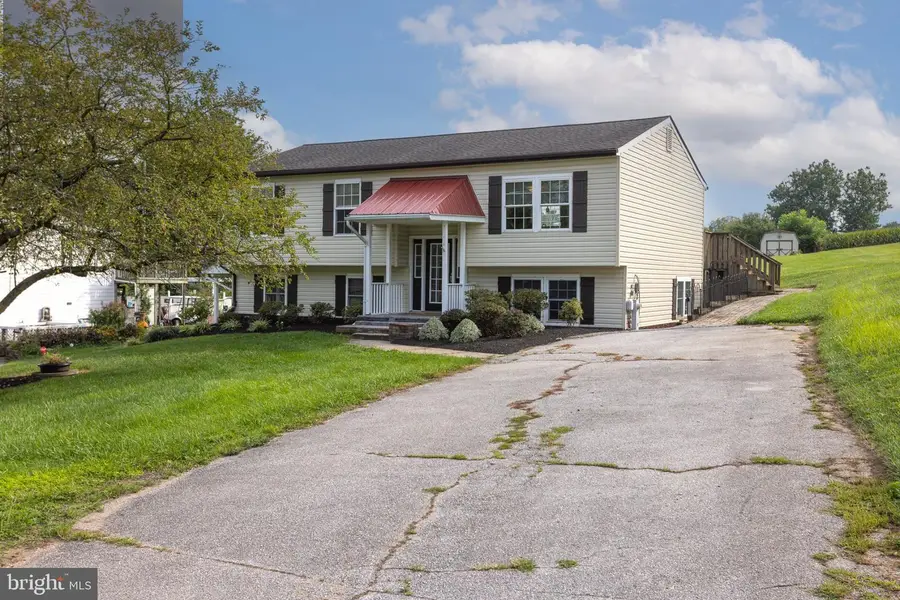 805 Rolling Ridge Dr, Westminster, MD 21157 - #2