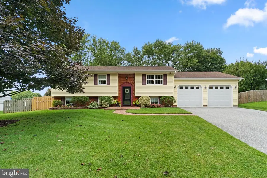 5902 Lawrence Dr, Sykesville, MD 21784 - #2