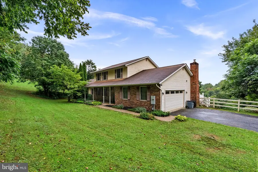 3050 Hooper Rd, New Windsor, MD 21776 - #2