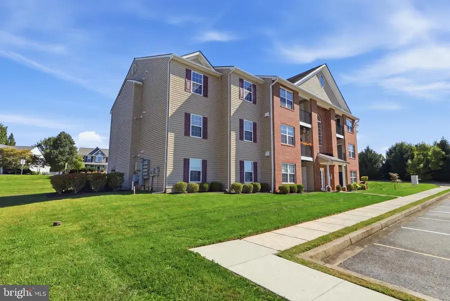 800 Wembley Dr #2d, Hampstead, MD 21074 - #3