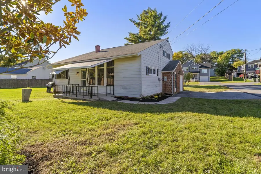 425 Oak Ave, Westminster, MD 21157 - #3