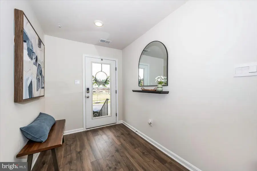 826 Creekway Dr, Frederick, MD 21701 - Image #3