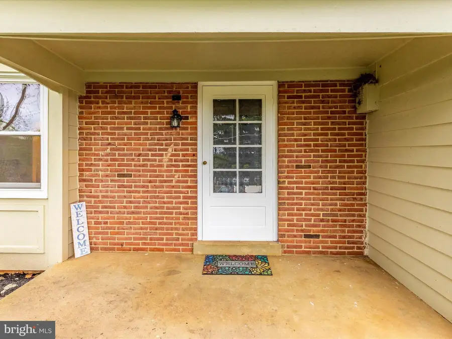 7518 Oakmont Dr, Frederick, MD 21702 - Image #2