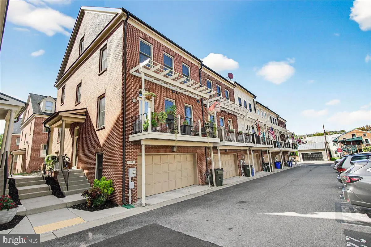 18 Maxwell Sq, Frederick, MD 21701 - Image #1