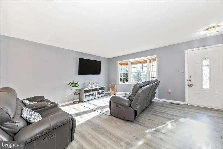 6214 Hastings Ct, Frederick, MD 21703 - Image #3