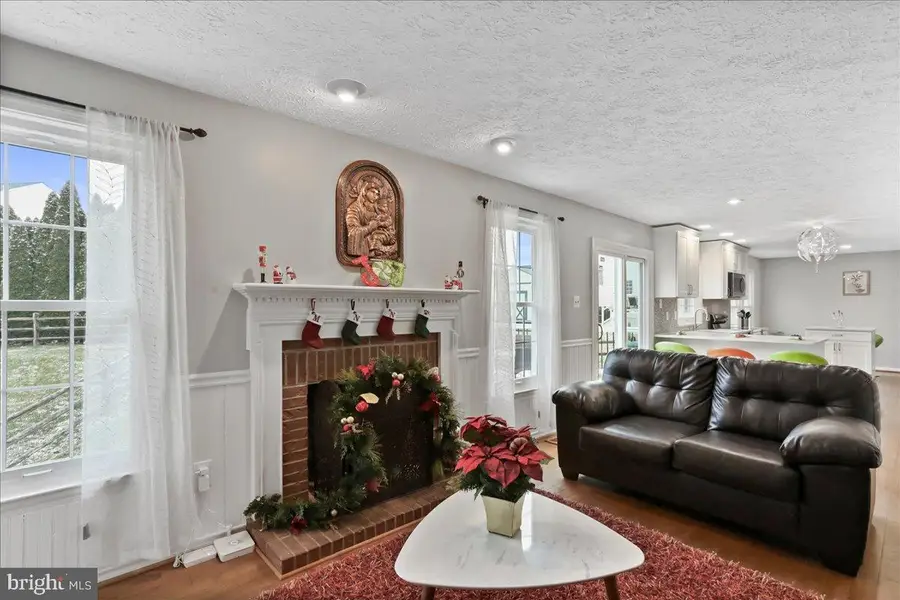 10659 Finn Dr, New Market, MD 21774 - Image #2