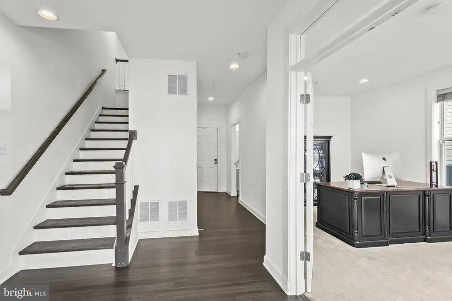 8811 Shady Pines Dr, Frederick, MD 21704 - Image #3