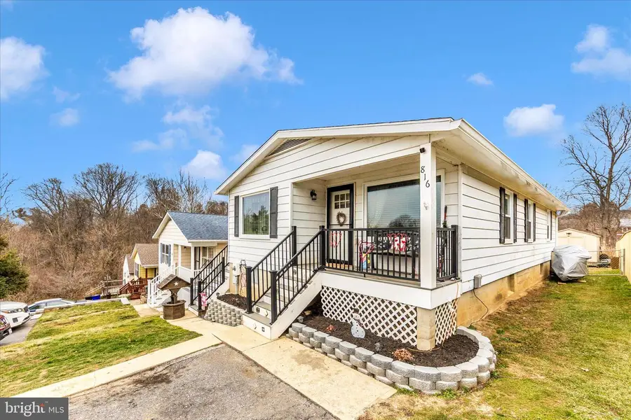 816 E E St, Brunswick, MD 21716 - Image #2