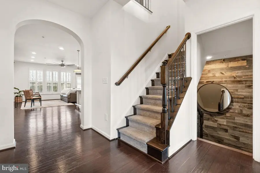 3034 Palatine Dr, Frederick, MD 21701 - Image #2