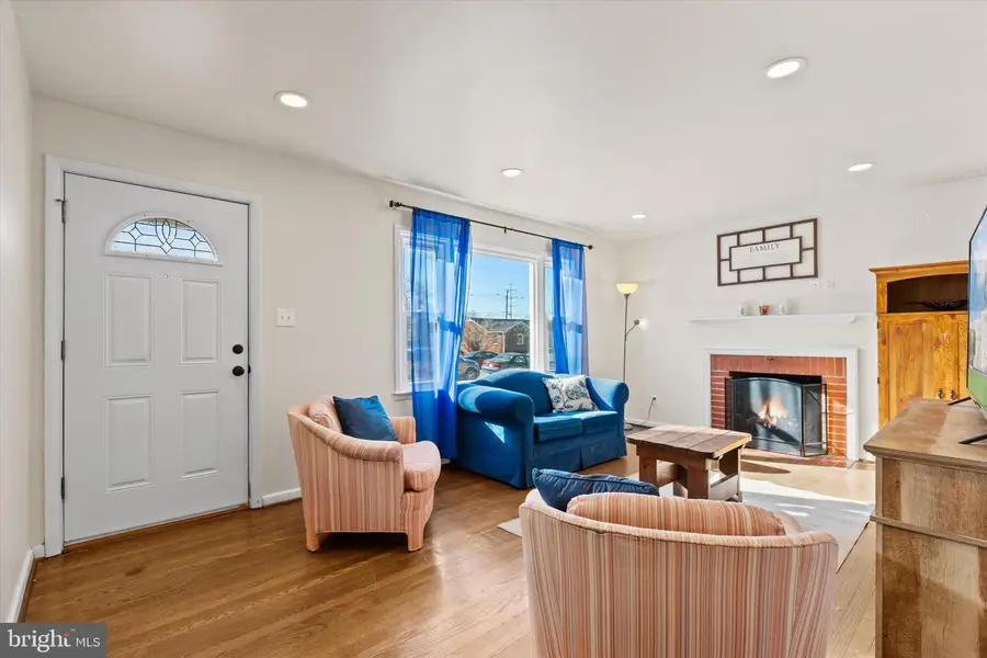 809 Shawnee Dr, Frederick, MD 21701 - Image #2