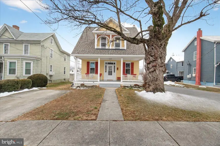 19 N Carroll St, Thurmont, MD 21788 - #2