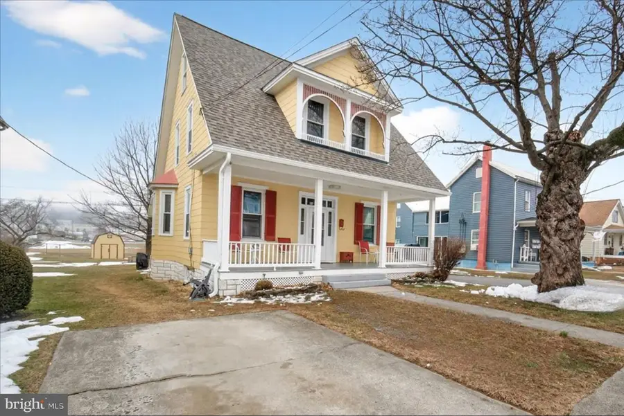 19 N Carroll St, Thurmont, MD 21788 - #3