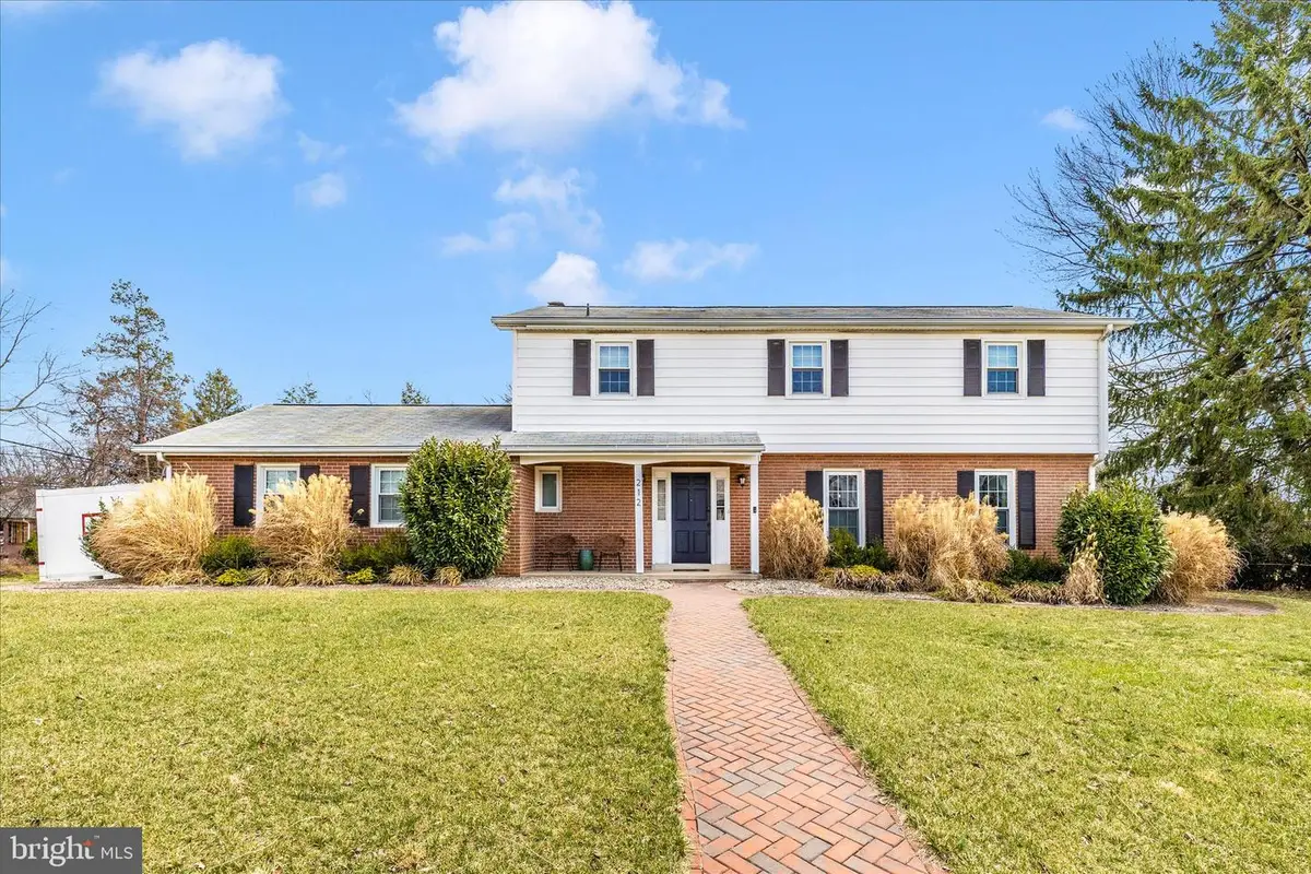 212 Baughmans Ln, Frederick, MD 21702 - #1