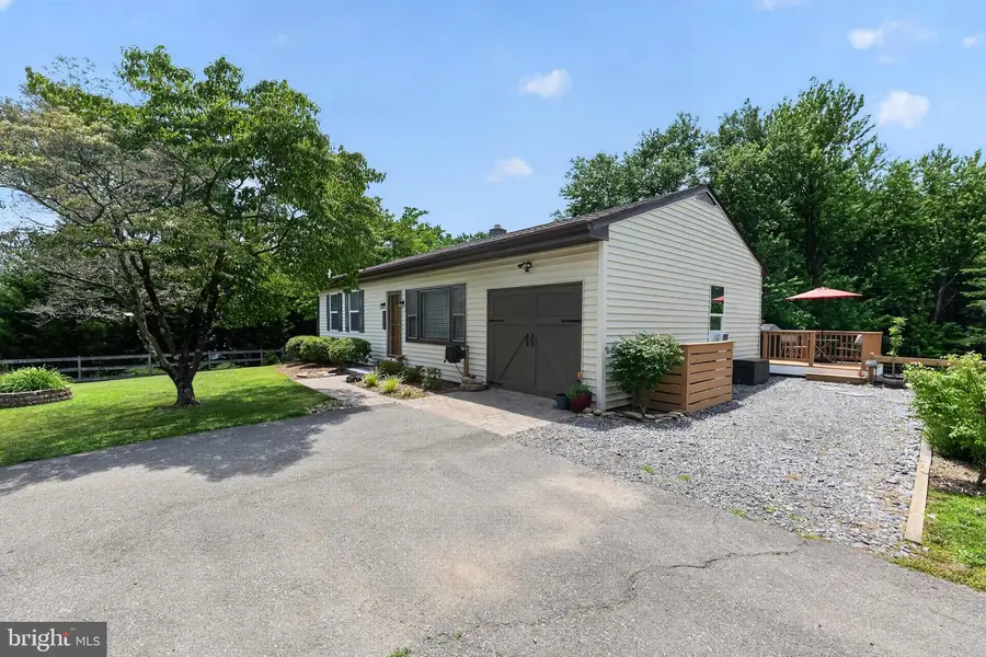 8354 Rocky Springs Rd, Frederick, MD 21702 - #3