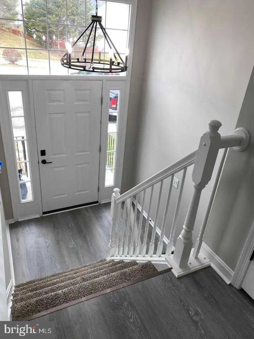 8806 Briarcliff Ln, Frederick, MD 21701 - #3