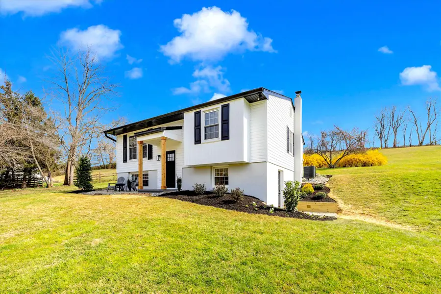 13611 Harrisville Rd, Mount Airy, MD 21771 - #2