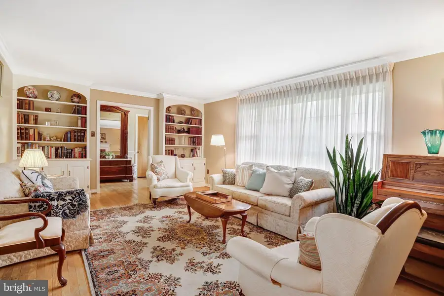 6101 Pembrook St, Frederick, MD 21704 - #2