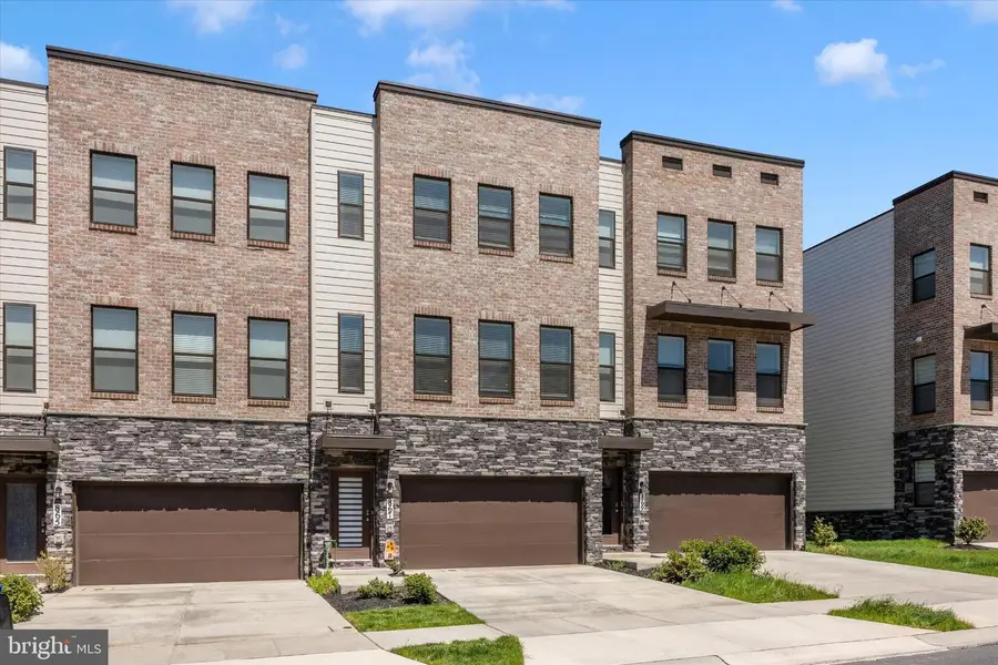 867 Amity St, Frederick, MD 21701 - #2