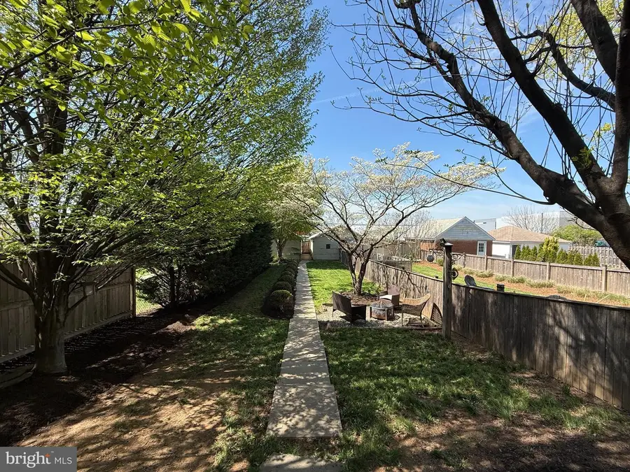 209 Monroe Ave, Frederick, MD 21701 - #2