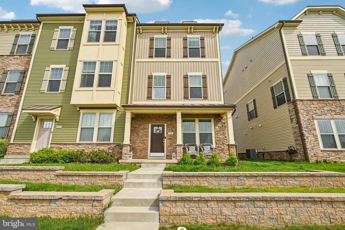 3321 Stone Barn Dr, Frederick, MD 21704 - #1