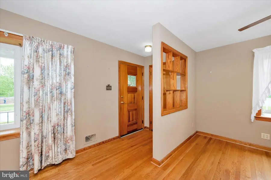 1201 Staley Ave, Frederick, MD 21701 - #3