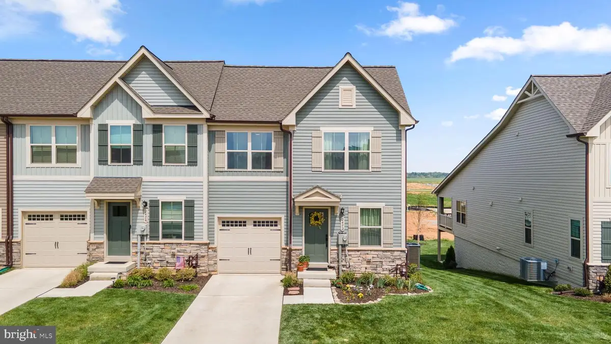 2472 Silver Leaf Dr, Frederick, MD 21702 - #1