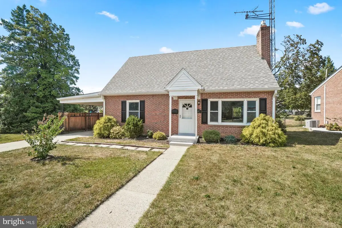 607 Grant Pl, Frederick, MD 21702 - #1