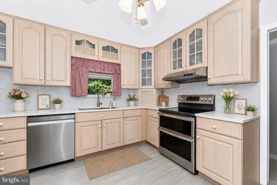 6213 White Oak Dr, Frederick, MD 21701 - #2