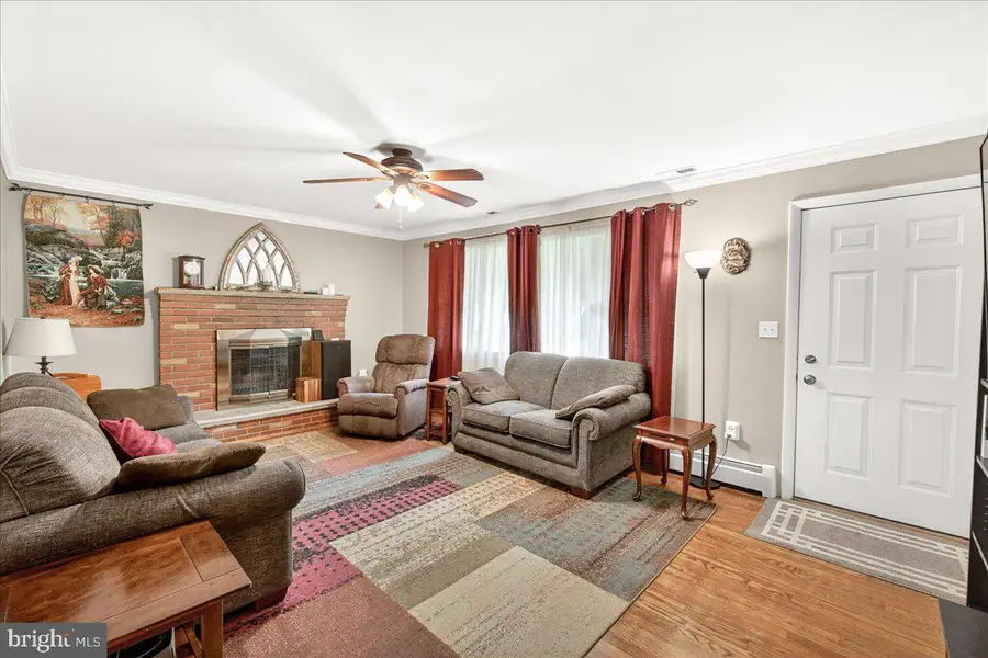 9712 Thompson Dr, Ijamsville, MD 21754 - #2