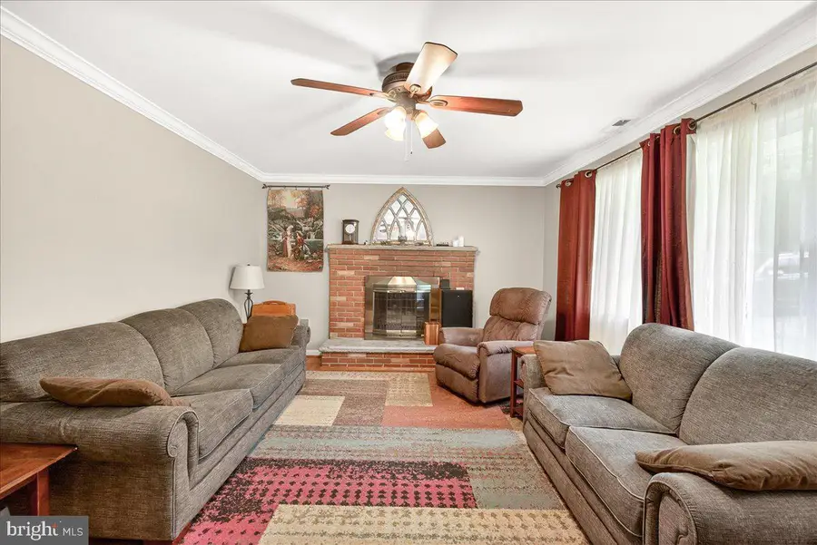 9712 Thompson Dr, Ijamsville, MD 21754 - #3