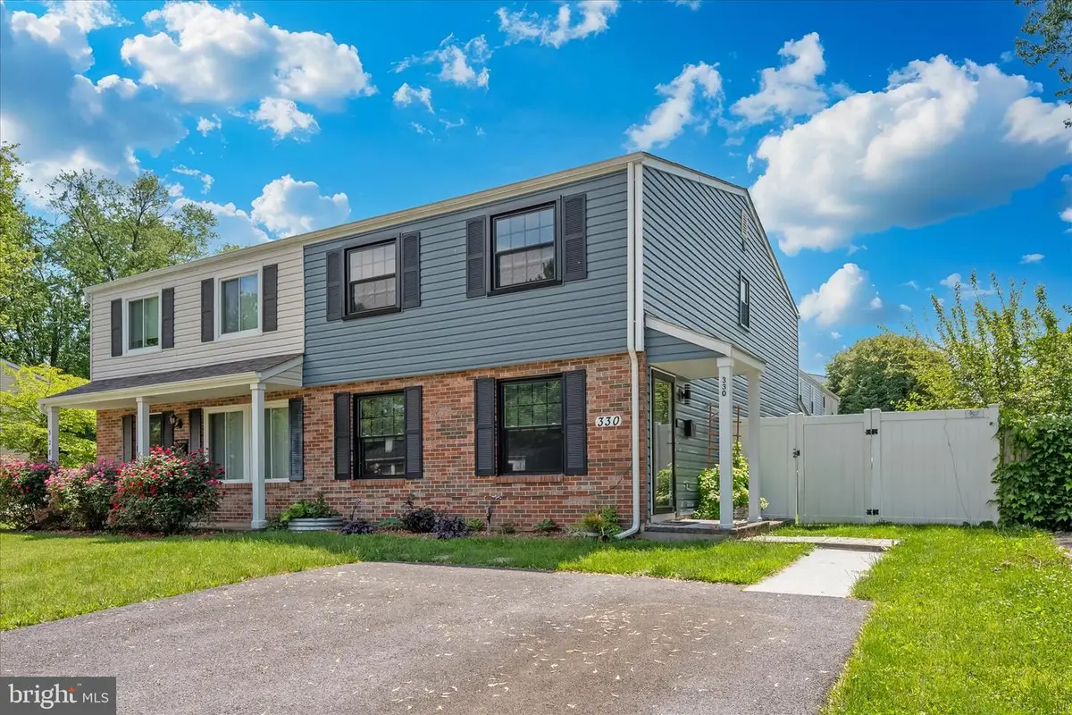 330 Heather Ridge Dr, Frederick, MD 21702 - #1