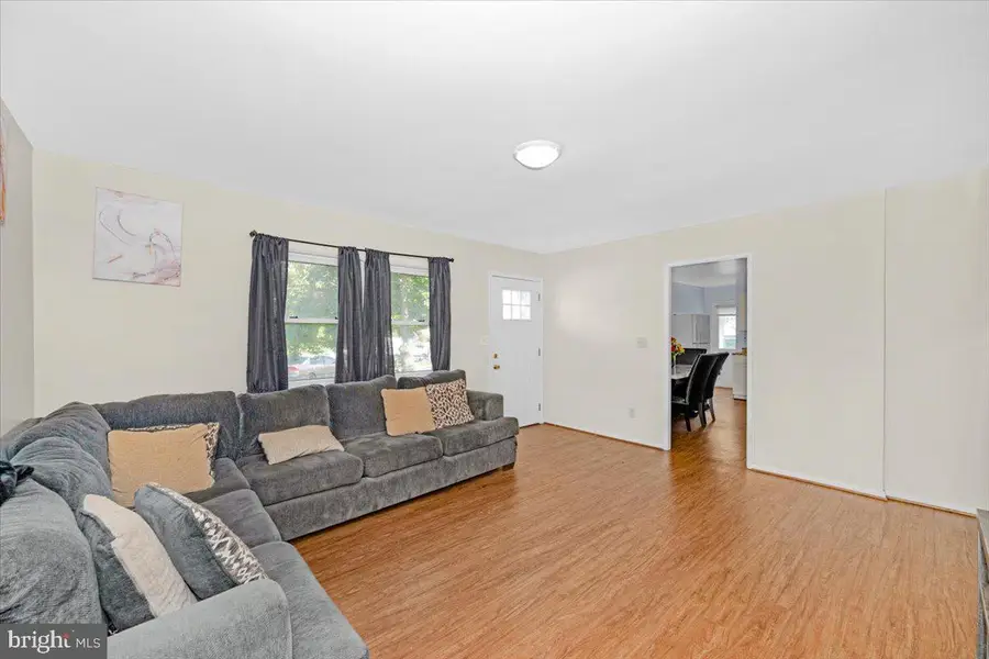 302 Manor Ct, Frederick, MD 21701 - #3