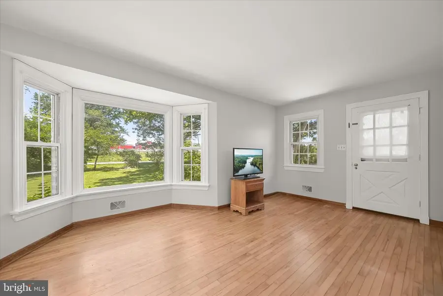 9915 Masser Rd, Frederick, MD 21702 - #2