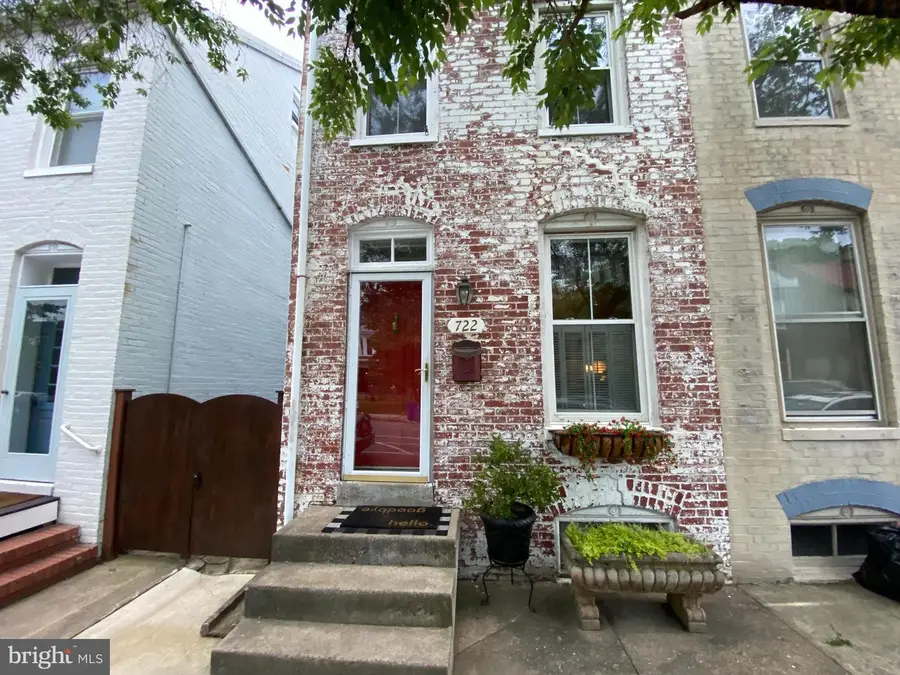 722 N Market St N, Frederick, MD 21701 - #3