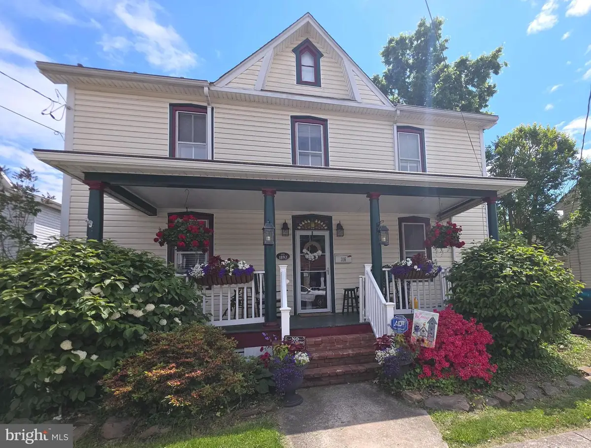 316 Brunswick St, Brunswick, MD 21716 - #1