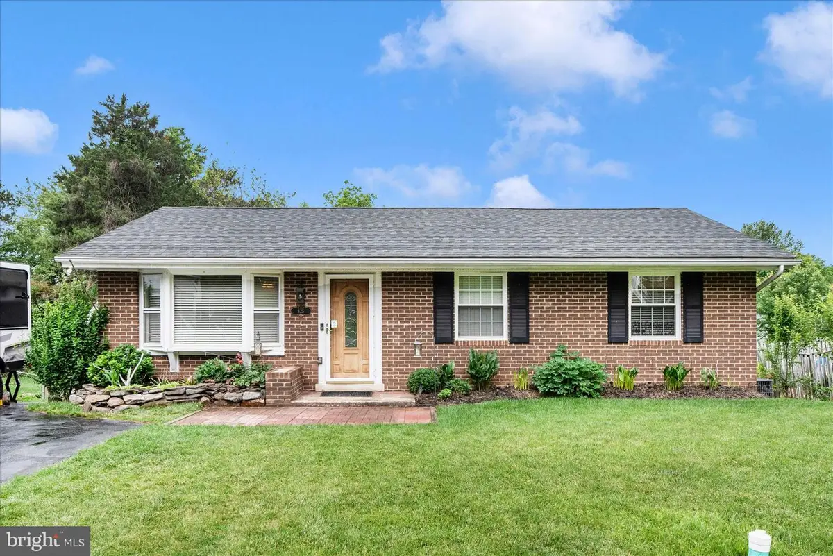 825 2nd Ave, Brunswick, MD 21716 - #1