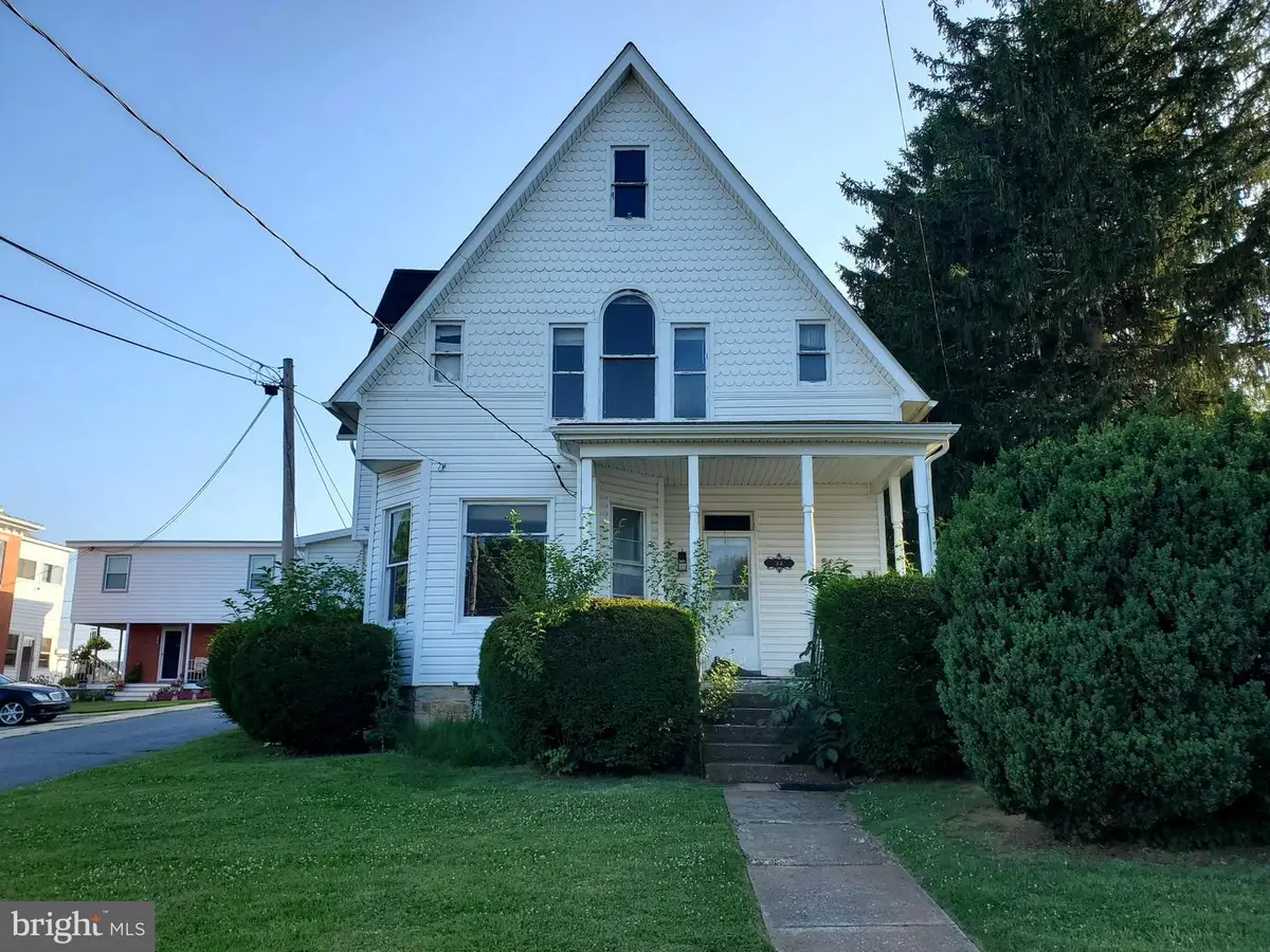 33 E Main St, Middletown, MD 21769 - #1
