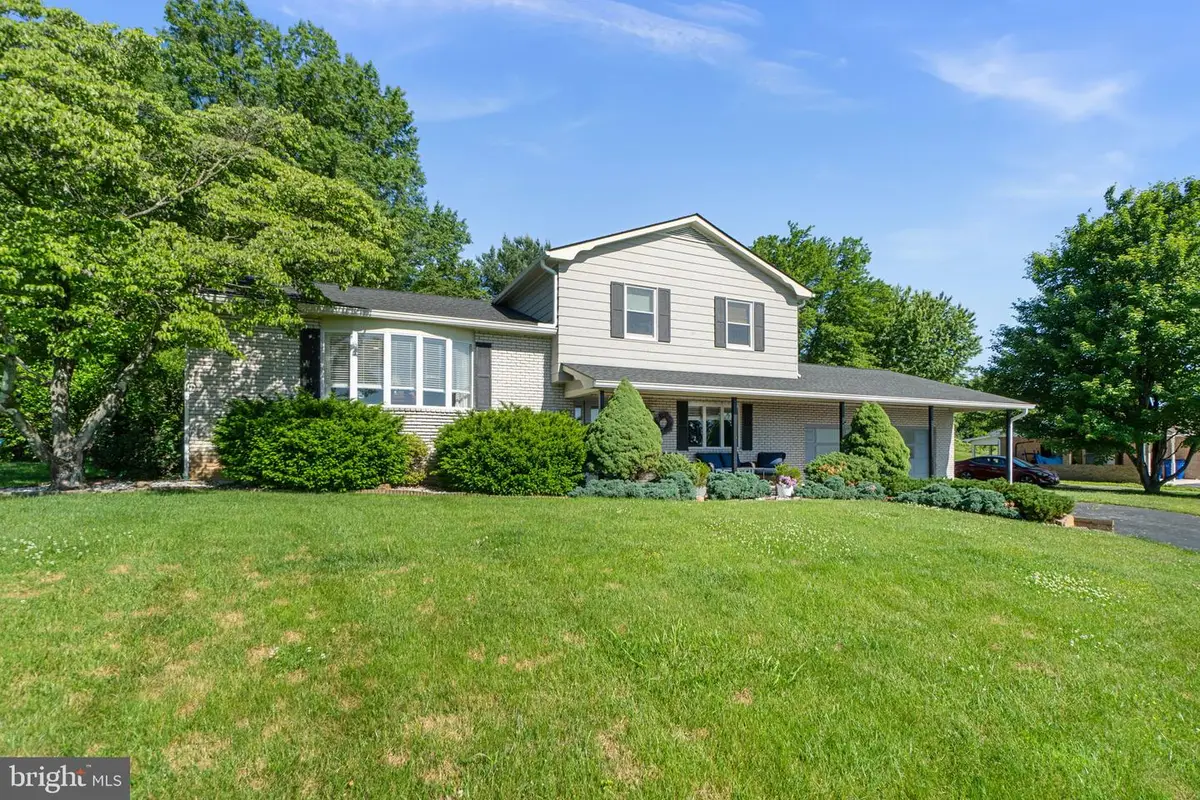 13724 Hillside Ave, Thurmont, MD 21788 - #1